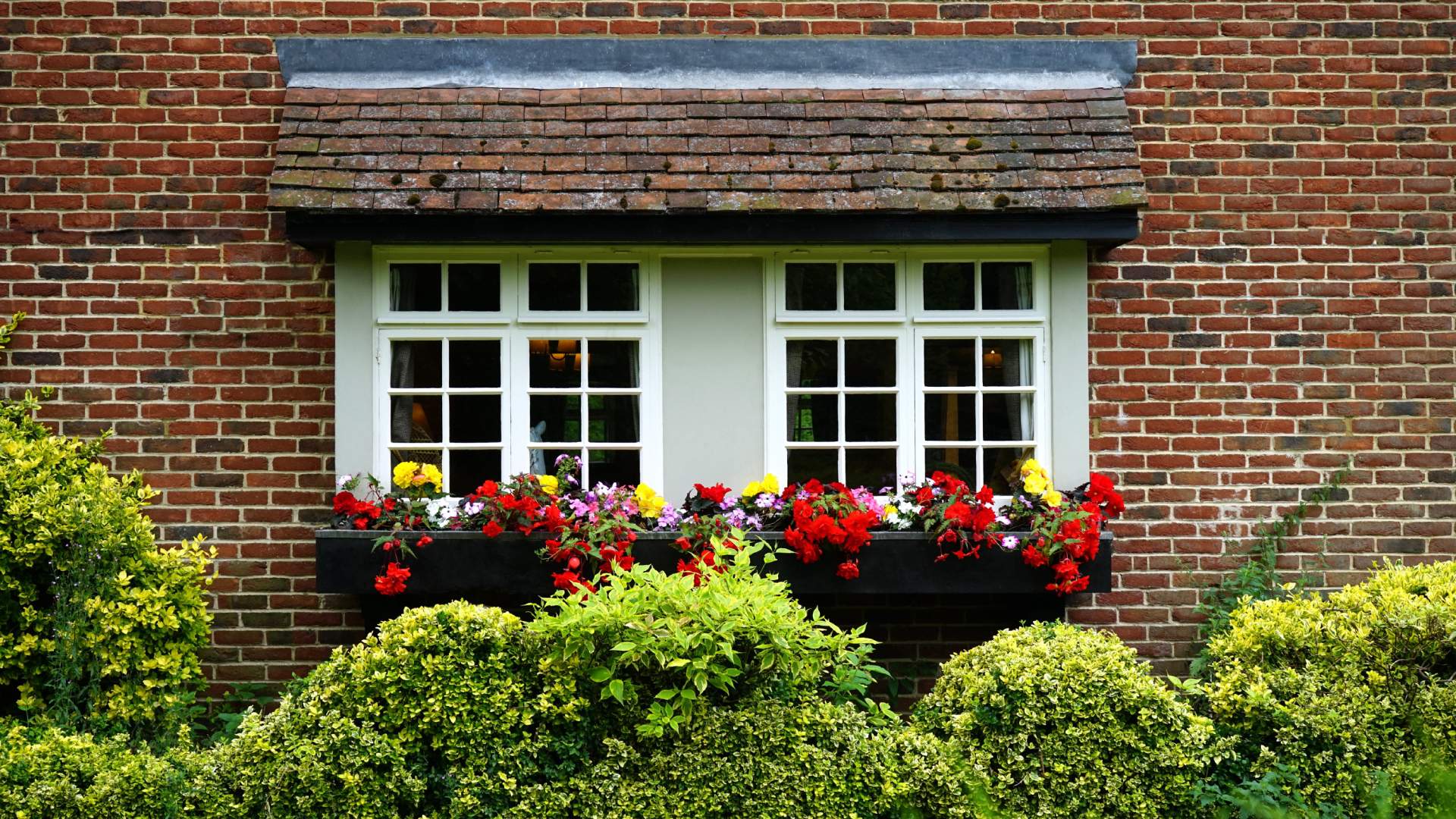 the credit score to buy a house starts at 580